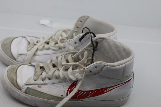 Size US 9.5 - Nike Blazer Mid vintage white 77 Sketch - Red
