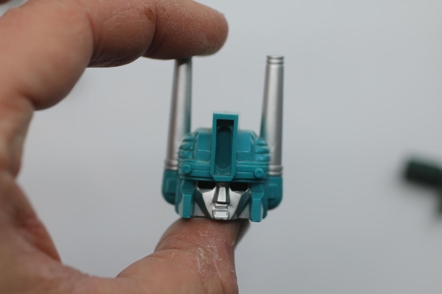 Hasbro Transformers Generation 1: Ultra Magnus Robots Action Figure head (part)