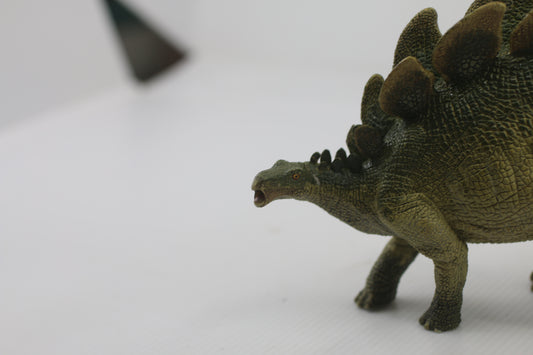 AE511 Papo 2005 Stegosaurus Dinosaur Model Figure