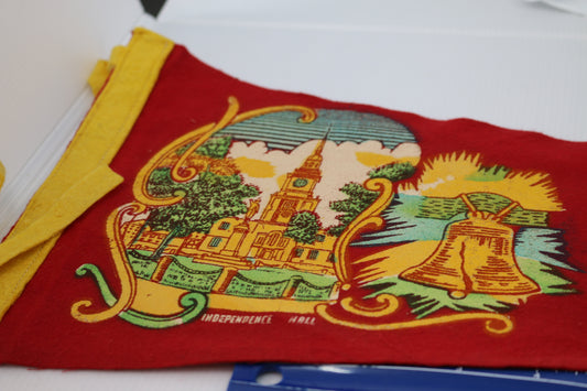 Vintage Philadelphia Pennsylvania Landmarks Souvenir Felt Pennant