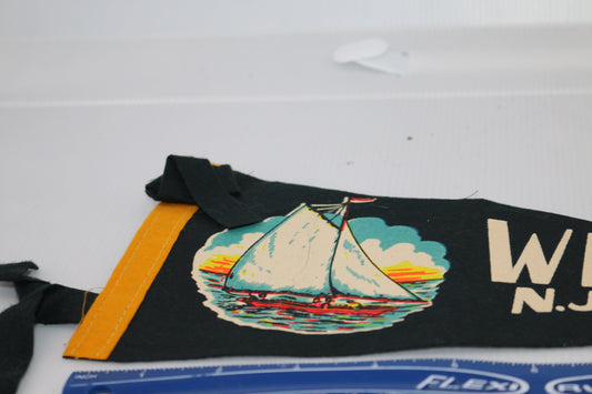 Vintage pennant felt Souvenir USA Wildwood N.J