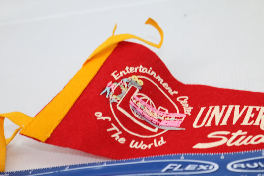 Vintage pennant felt Souvenir USA Universal city Studios red Entertainment