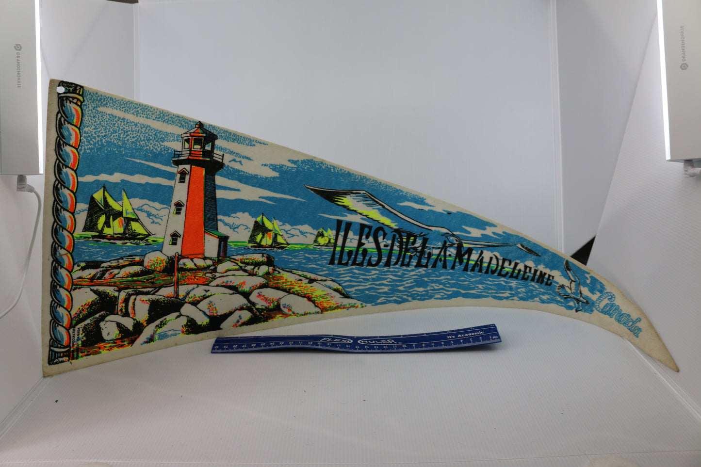 Vintage pennant felt Souvenir Ile de la madeleine Canada Québec