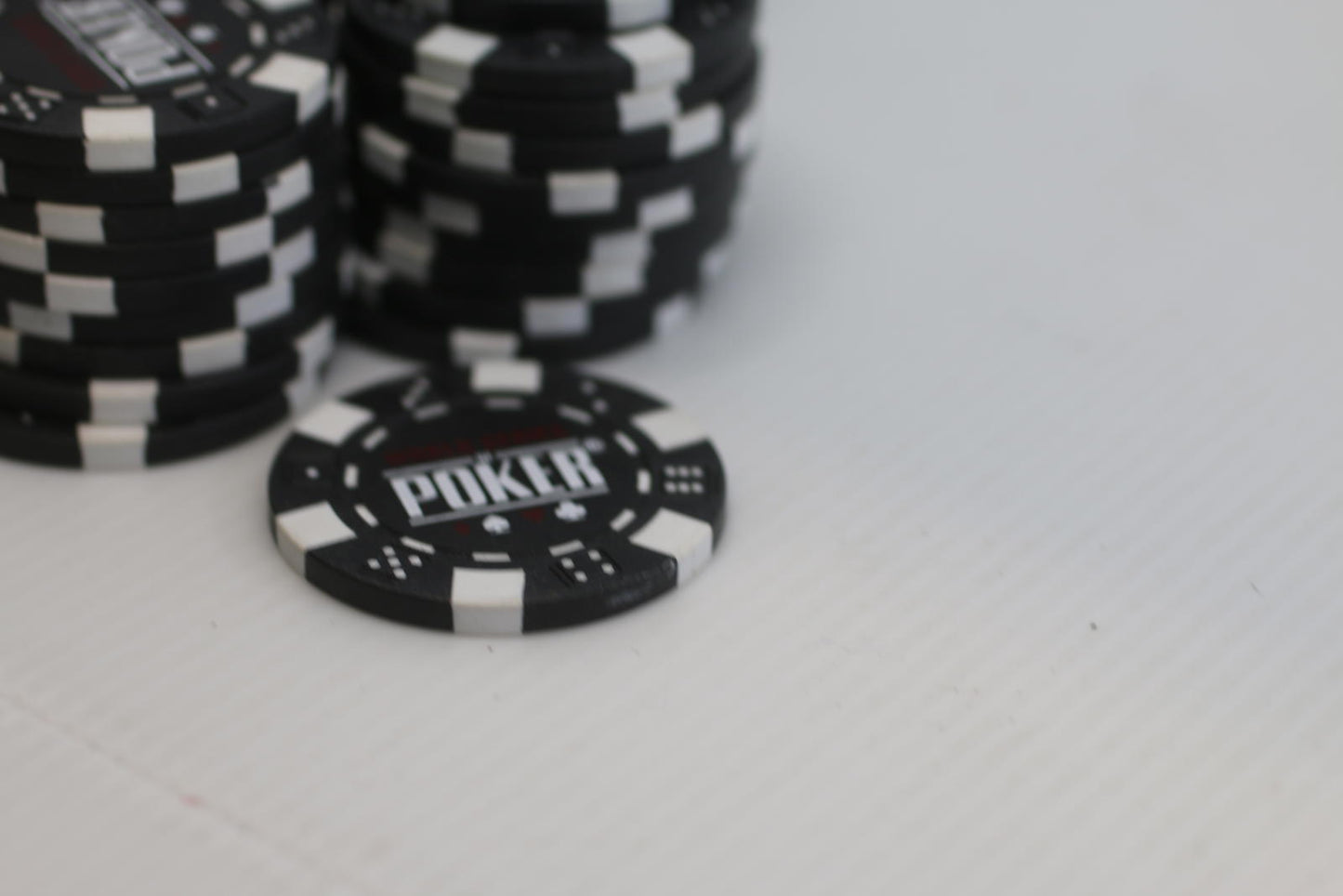 Lot of 100 WSOP World Series Poker 11.5g Casino Style Chips Black and White