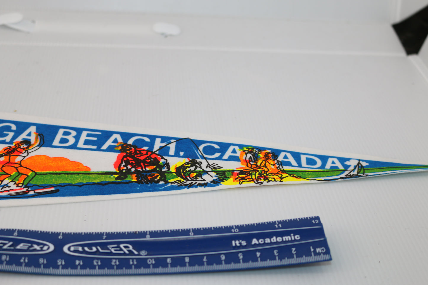 Vintage Souvenir Felt Pennant Québec Canada Wasaga Beach Canada