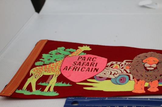 Vintage Souvenir Felt Pennant Canada Parc Safari Africain Québec Lion Zebra