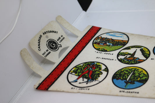 Vintage Souvenir Felt Pennant Les laurentides un pays à connaître