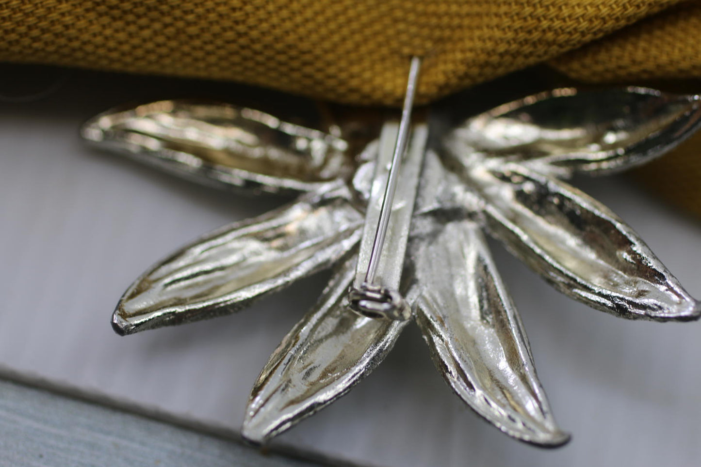 Vintage Silver Tone Floral Brooch – Sculptural Flower Design