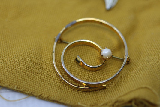Vintage Gold Tone Spiral Brooch Faux Pearl Minimalist Design