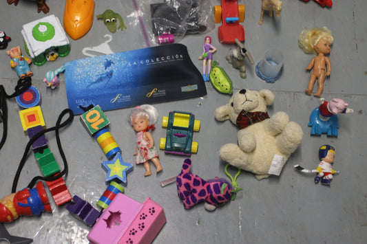 Large Kids Toy Lot Figures, Animals & Accessories Daycare Reseller Friendly Bulk