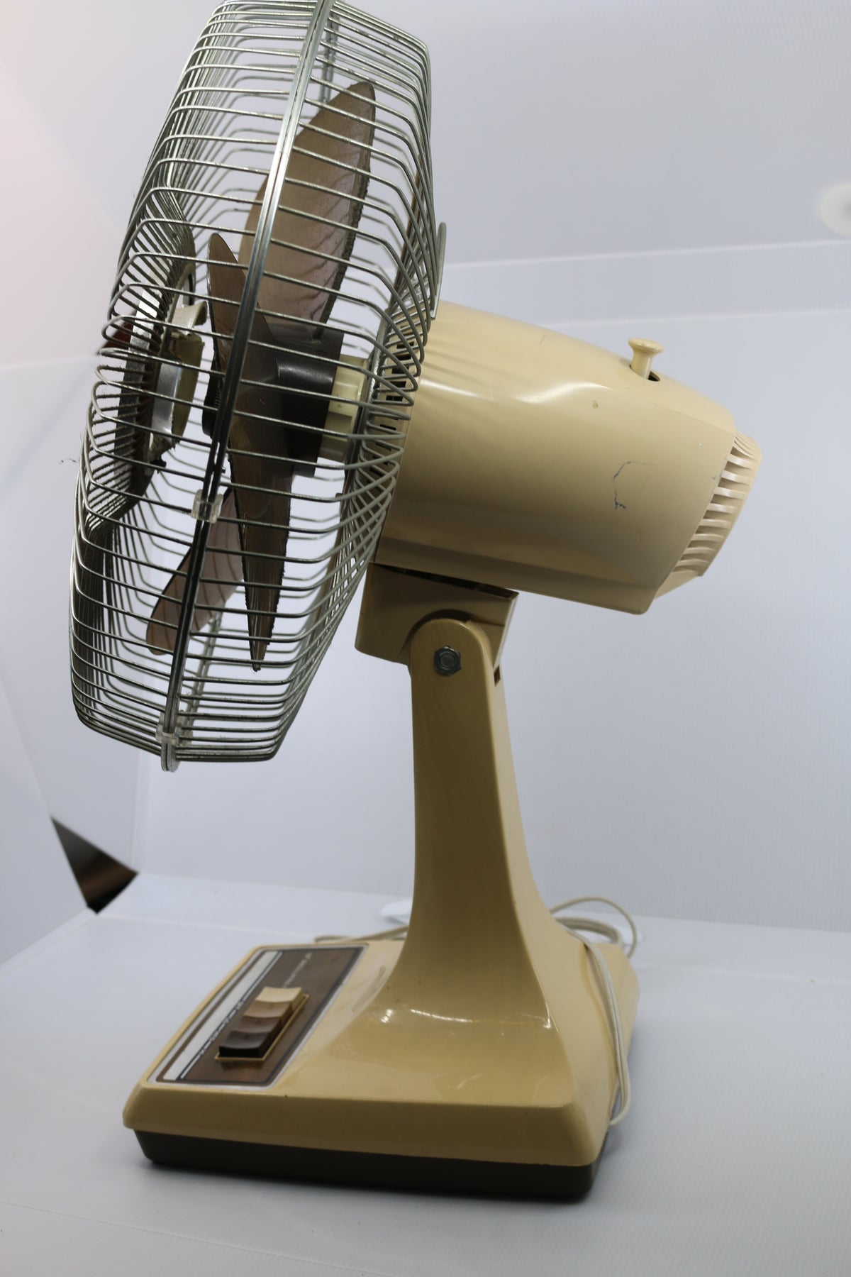 Galaxy 12" Oscillating Fan Vintage Amber Fan Blades 3 Speed cream & Brown