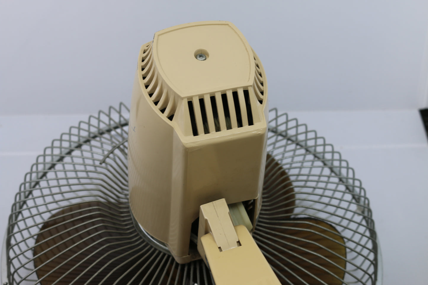 Galaxy 12" Oscillating Fan Vintage Amber Fan Blades 3 Speed cream & Brown