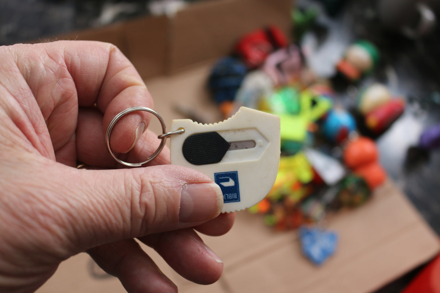 vintage mini retractable pocket knive key-chain Mini-cutter touch knife