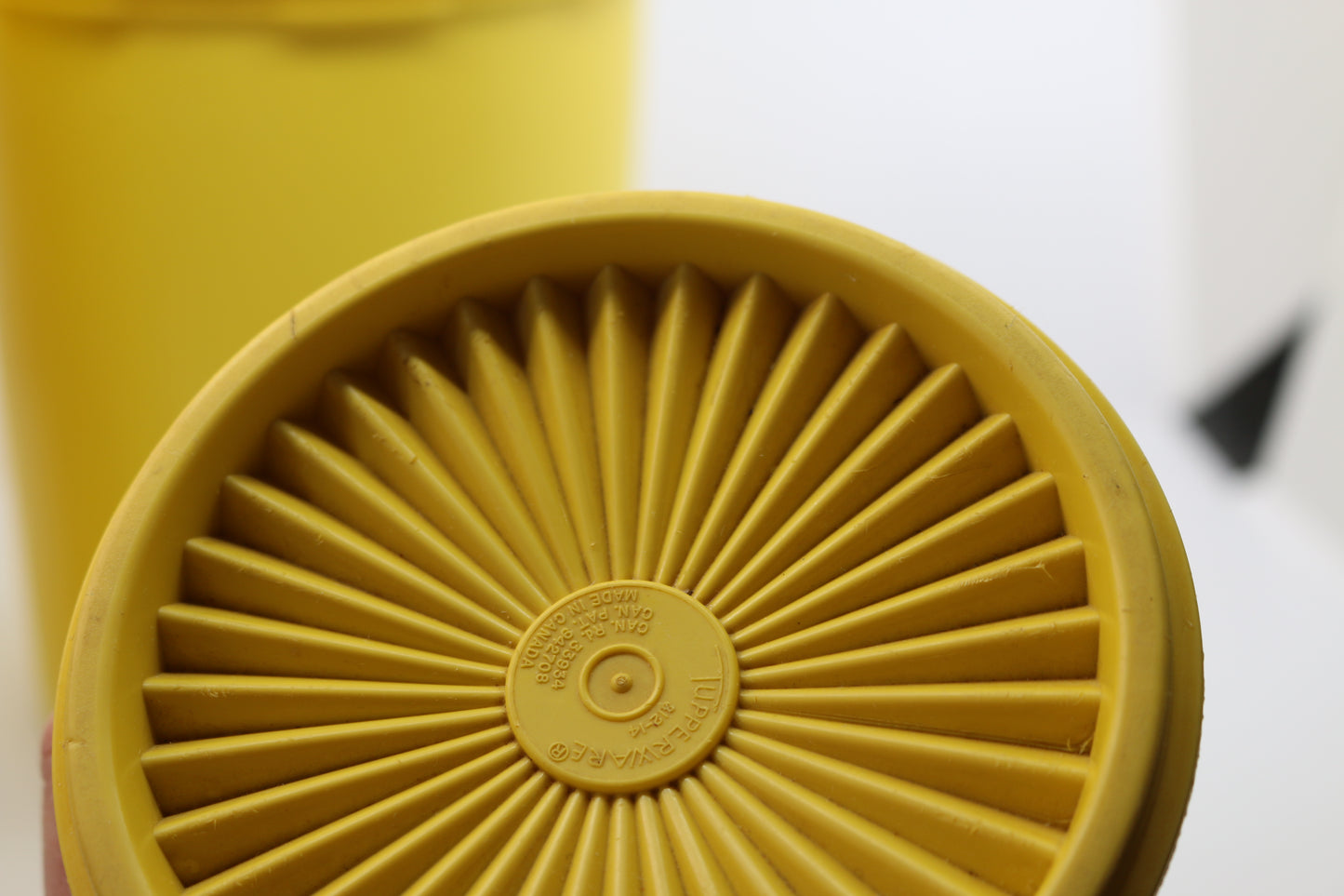 Tupperware Vintage Yellow Canister Gold MCM Retro Set Sunburst Lid set of 4
