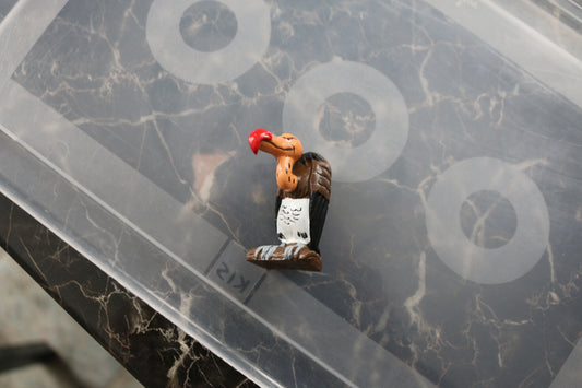 Vintage Figurine figure vulture PVC LE VAUTOUR DE LUCKY LUKE toy