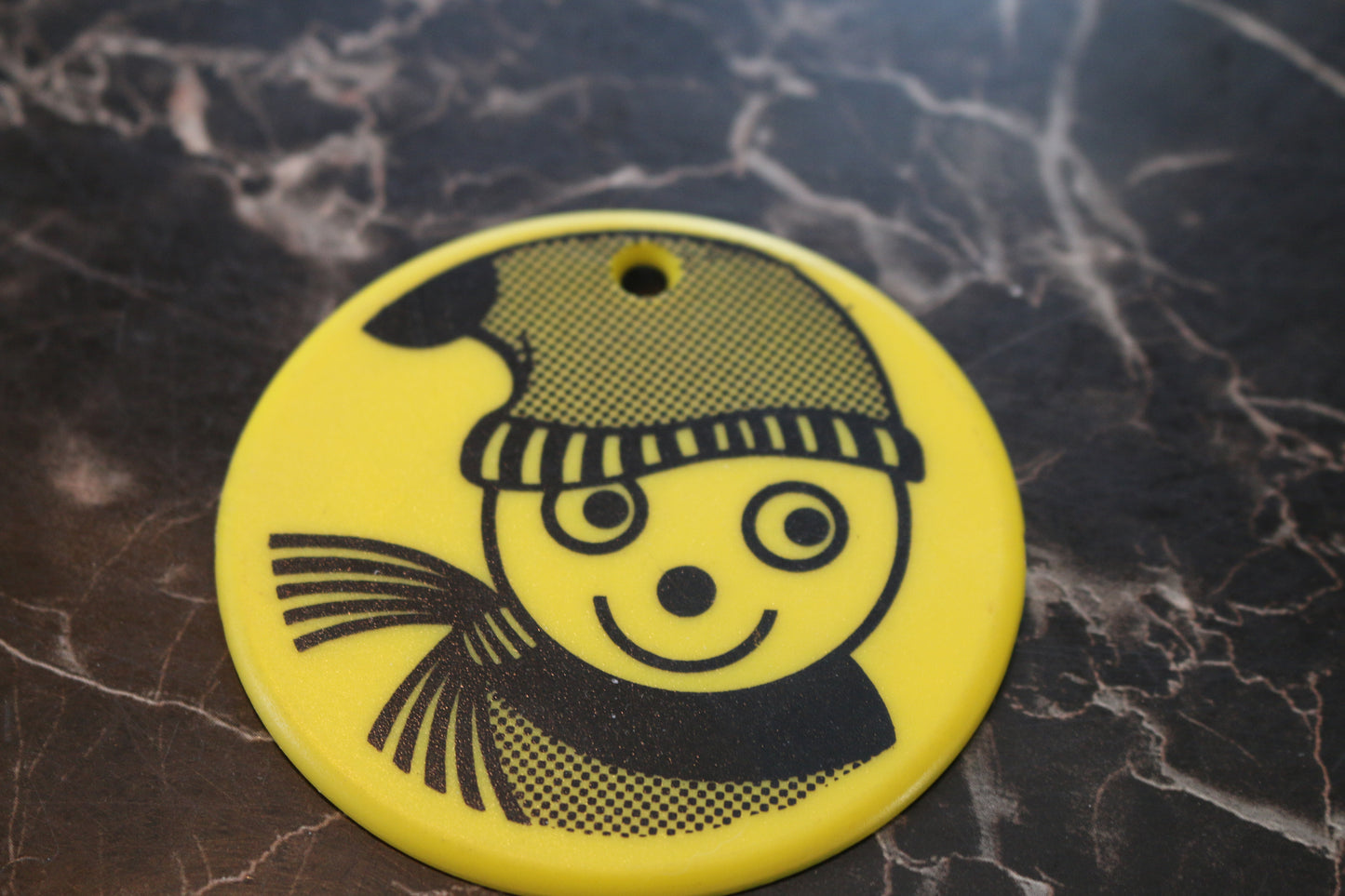 Vintage button Macaron Souvenir Village Carnaval Winter Hiver QC pinback