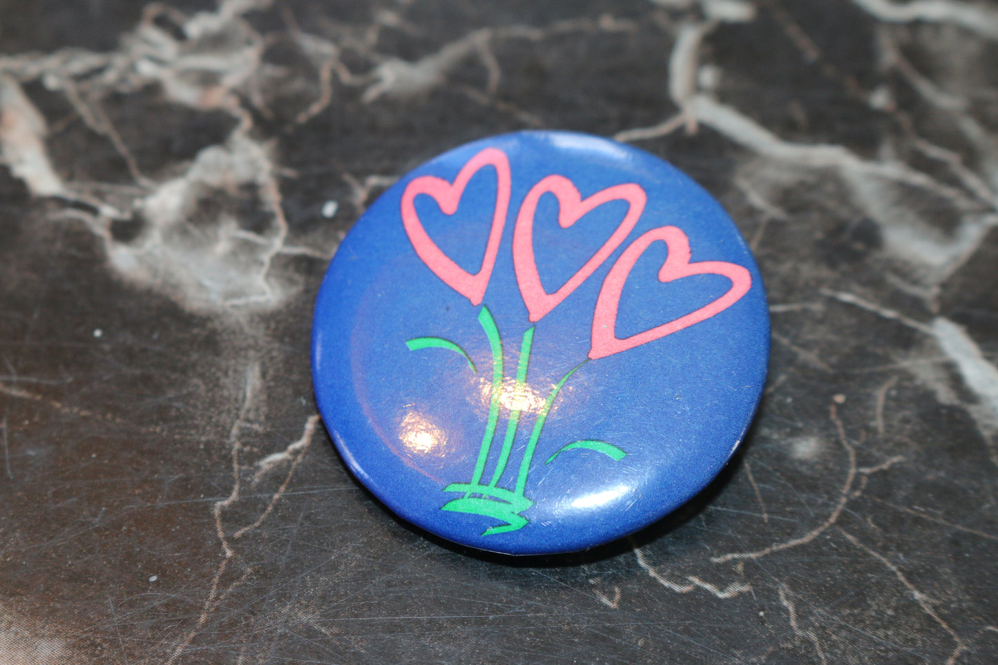 Vintage button pinback Macaron Souvenir flowers fleurs Québec