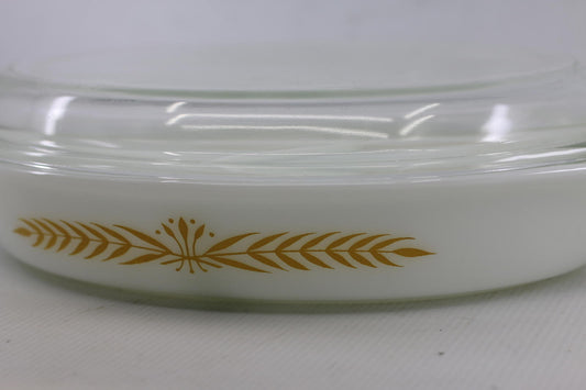 Vintage 1960's Pyrex Royal Wheat 1.5 qt. Divided Casserole Dish Oval WITH Lid