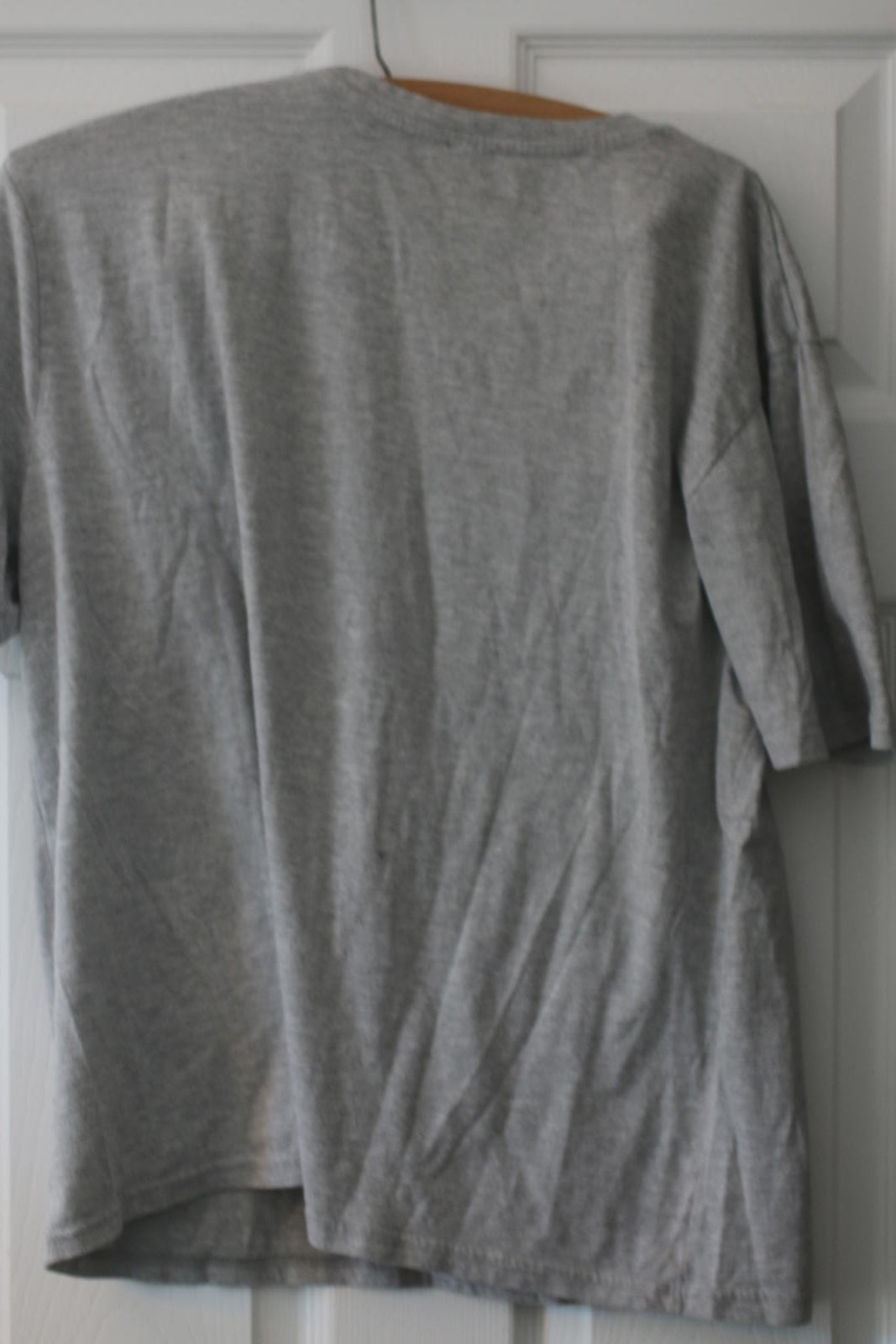 Star Wars The Mandalorian T-Shirt – Gray Graphic Tee Grogu Adult Size Pre-Owned