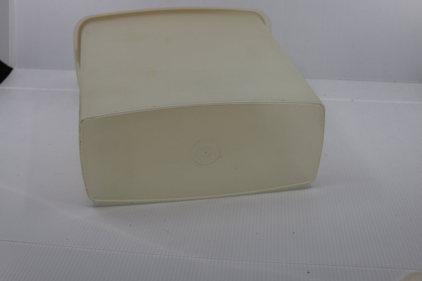 Vintage TUPPERWARE 1590-8 Tan Plastic Cereal Keeper containers with Lid