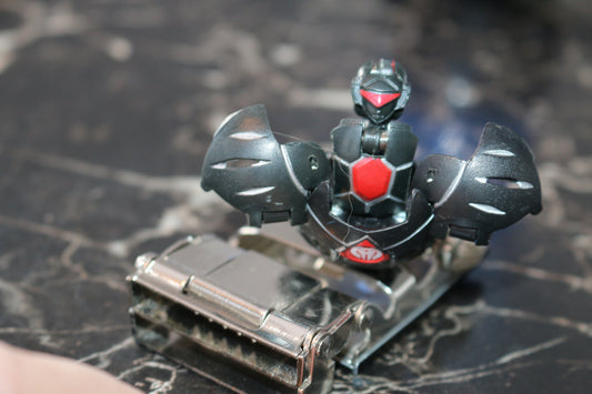Bakugan Aranaut Darkus Red Gundalian Invaders DNA (RARE)