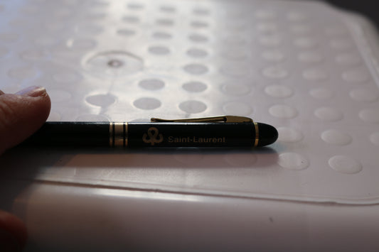 VINTAGE SOUVENIR Saint-Laurent pen Stylo à bille Golden and dark blue Qc, Canada