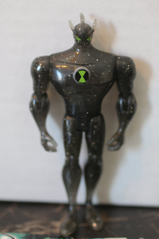 2009 Bandai Ben 10 Alien X 3 3/4” Action Figure Black Force RARE With Two Cards