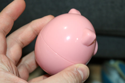 Salière et poivrière, oink oink Salt and pepper shakers pig toy Metro Joie