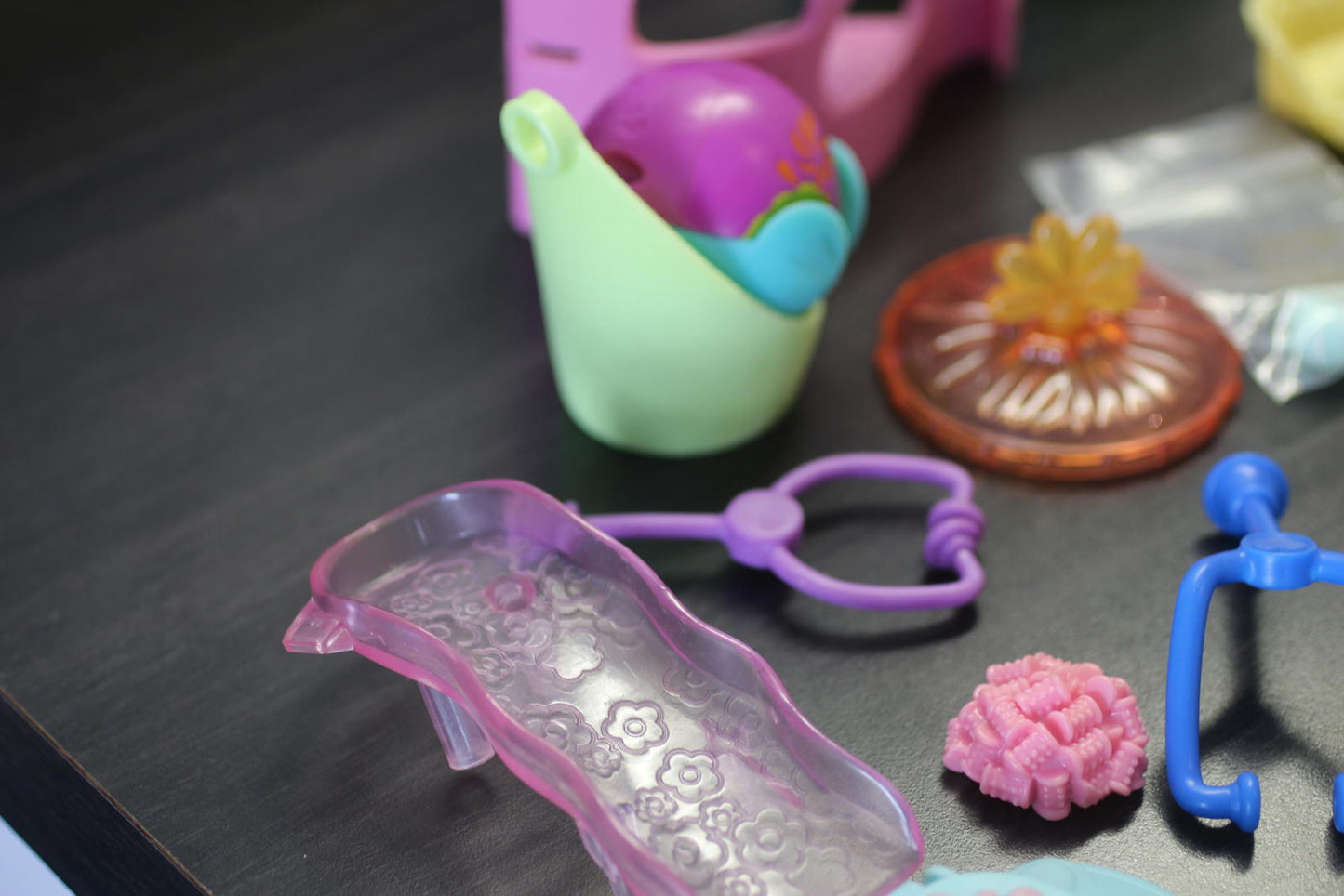 Mixed Mini Doll Accessories Lot Polly Pocket Style + Pet Shop Items Furniture