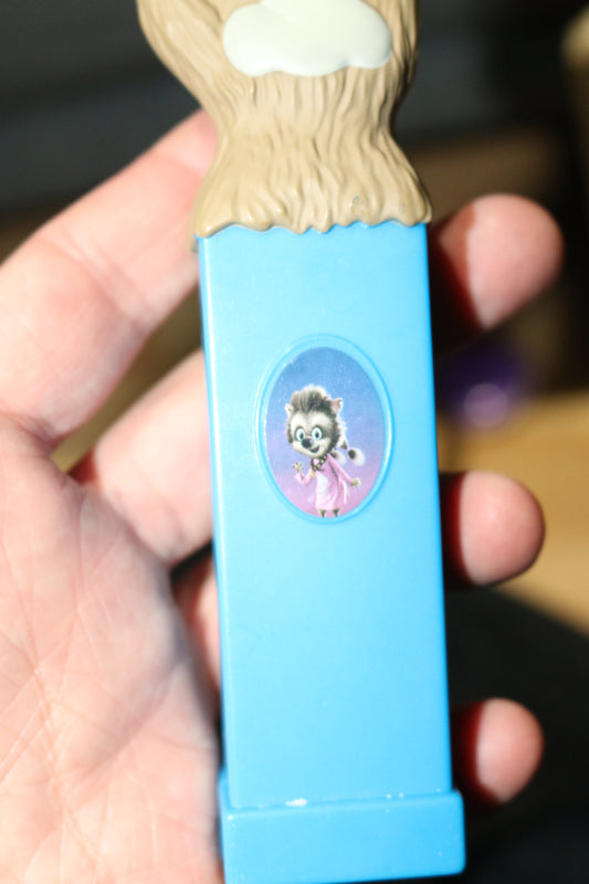 2018 Winnie Werewolf Paw Sound Toy 5.75" McDonald's EUROPE Hotel Transylvania 3