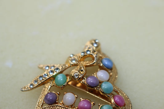 Vintage Faux white pearl & turquoise color gold tone hearth brooch Pin