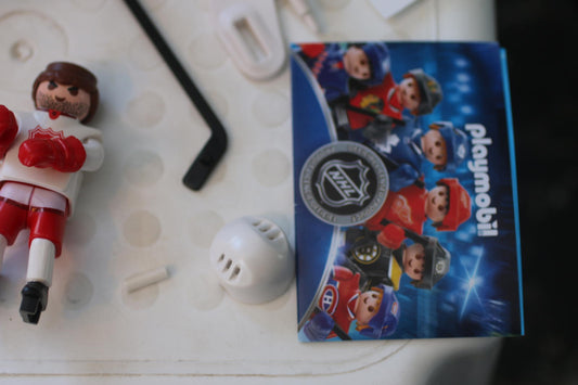 PLAYMOBIL NHL Shooting Pad complete and some pucks sealed 5071 action figure