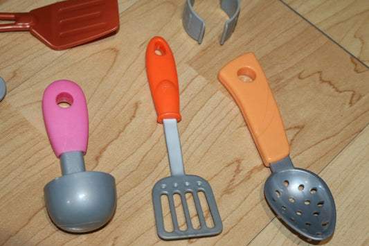 Play Dishes kitchen ustensils set toys vintage Mixed Lot Played With Condition