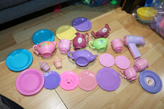 Princess kitchen toys pink purple color Dishes Mixed Lot Played WCondition