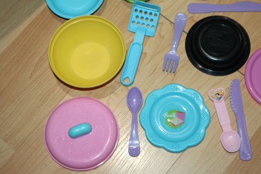 CDI Play kitchen Dishes Mixed Lot Played toys accessories for kids W Condition