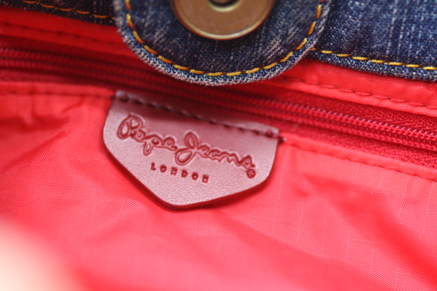 Vintage Pepe Jeans Shoulder Bag Purse aprox 13-14" zippers & Snaps London