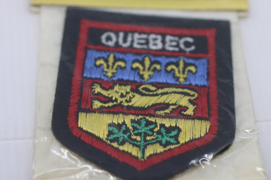 Vintage Quebec Fleur-de-Lis Embroidered Patch – Canada Province Crest – 1960s–70s