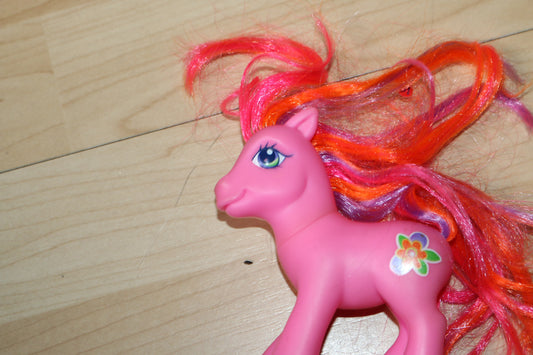 My Little Pony G3 Beachberry Of Dazzle Bright Ponies 2004 By Hasbro