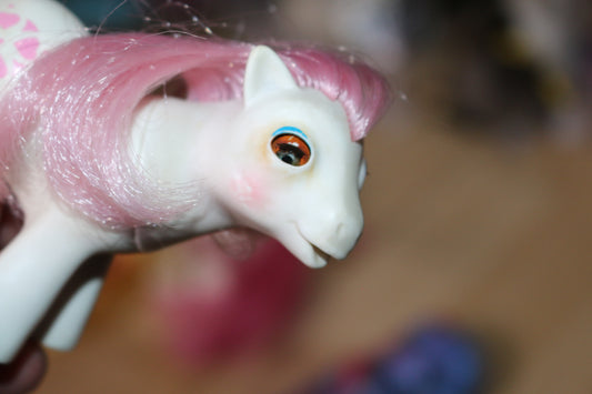 Vtg My Little Pony Sundance 1983 Hasbro White With Pink Hearts Horse