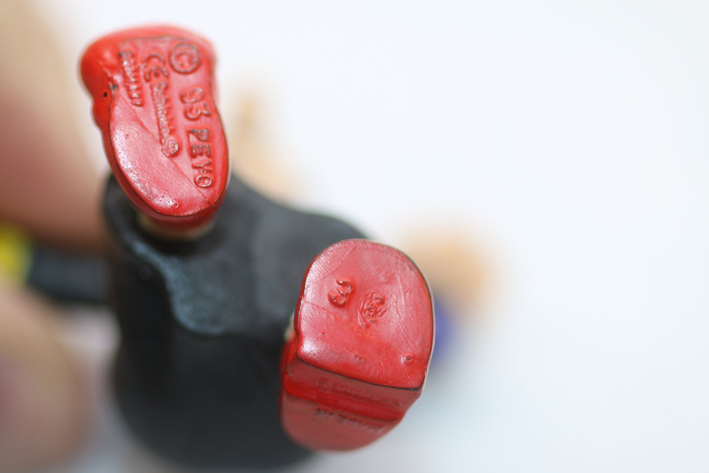 Schleich 20418 SMURF SMURFS Favourites Gargamel Smurf with Hands Up RETIRED