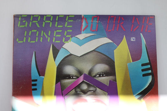 Grace Jones 12" Single Vinyl Record - Do Or Die / Comme Un Oiseau Qui S'envole