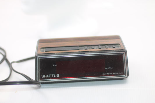 Vintage Spartus 1108 Alarm Clock Wood Grain Electric or battery LCD from 80s