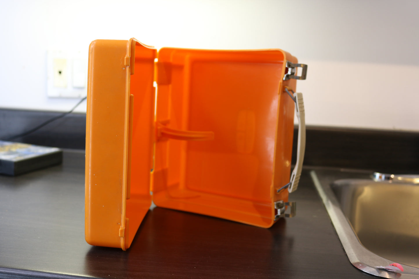 Vintage Vtg Lunch Box Vintage Plastic Bugs Bunny Canada Orange Variant