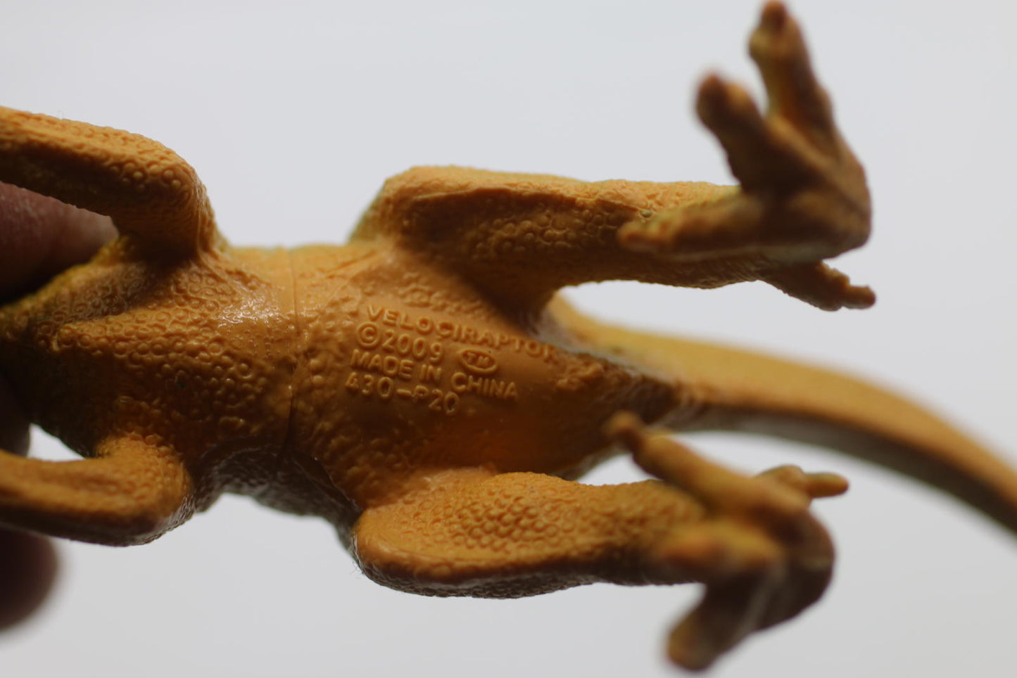 2009 Animal Planet Velociraptor Plastic Dinosaur Raptor Figure Toys R Us TM 3"