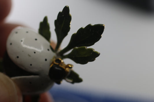 WHIMSIE WHITE GOLD Black SPOTS LADY BIRD BUG ON LEAFS