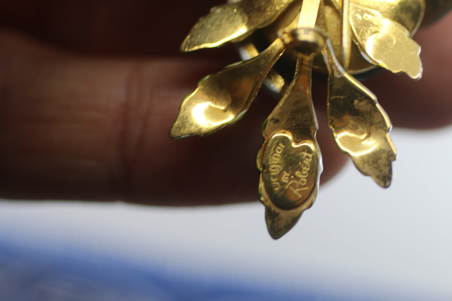 WHIMSIE WHITE GOLD Black SPOTS LADY BIRD BUG ON LEAFS