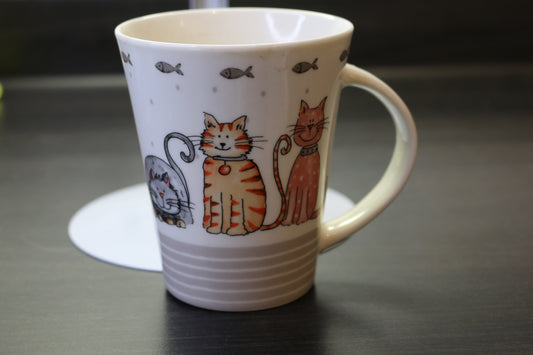Casa Signature Mug With Two Cheerful Kitty Cats
