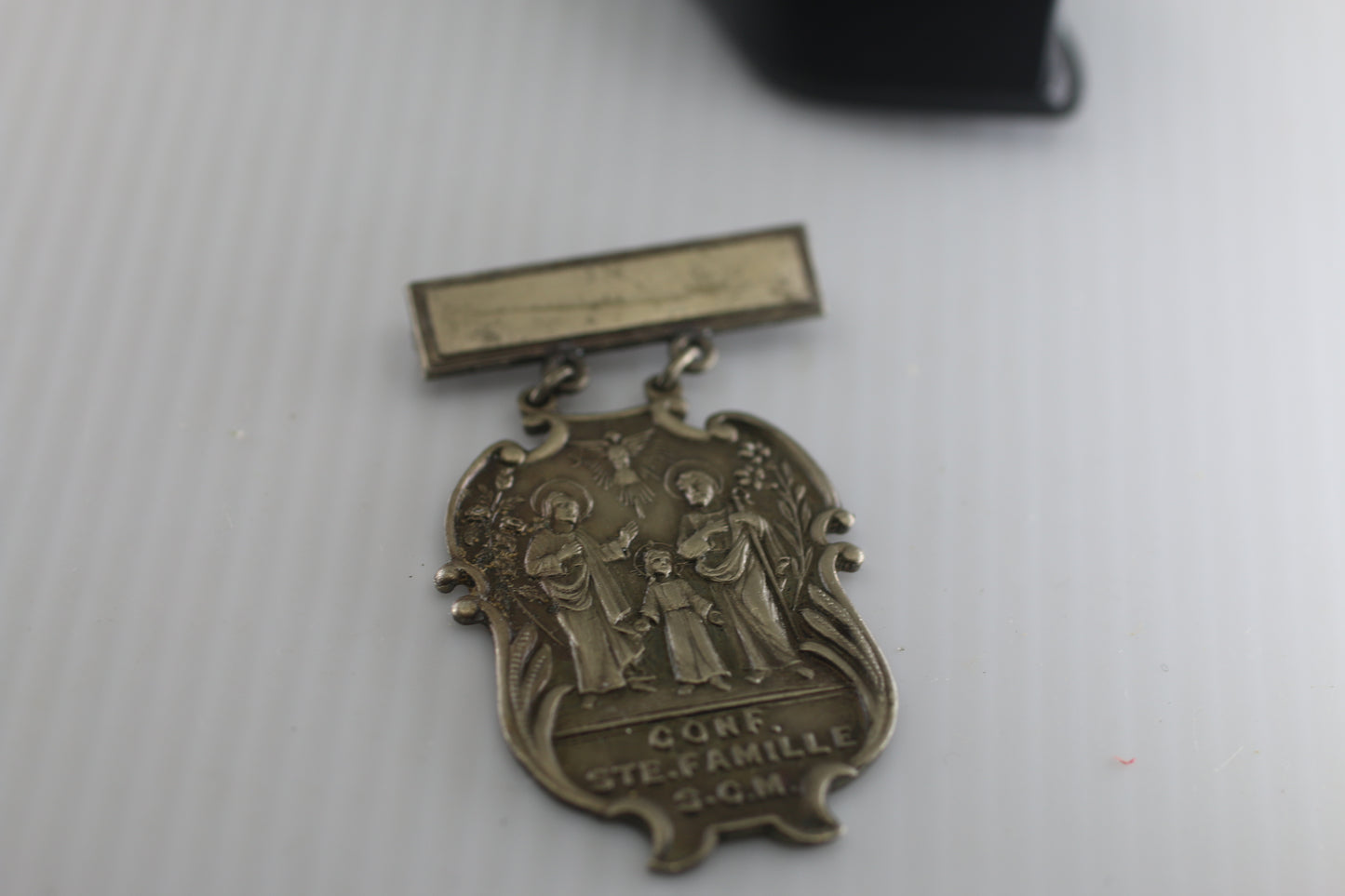 Brooch Broche Confessional Ste-Famille S.C.M Metal Medal Vintage