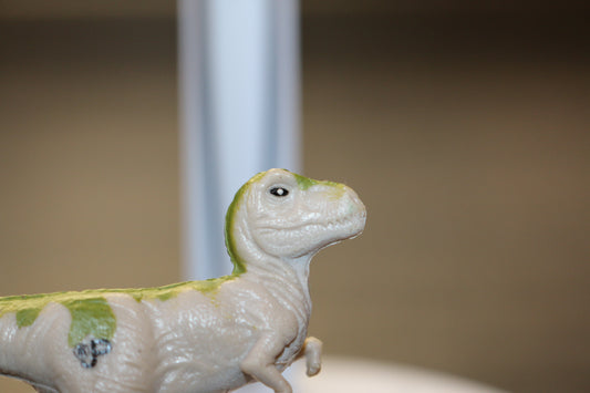 Jurassic Park The Lost World Tyrannosaurus Rex T-Rex Dinosaur Hatchling Kenner