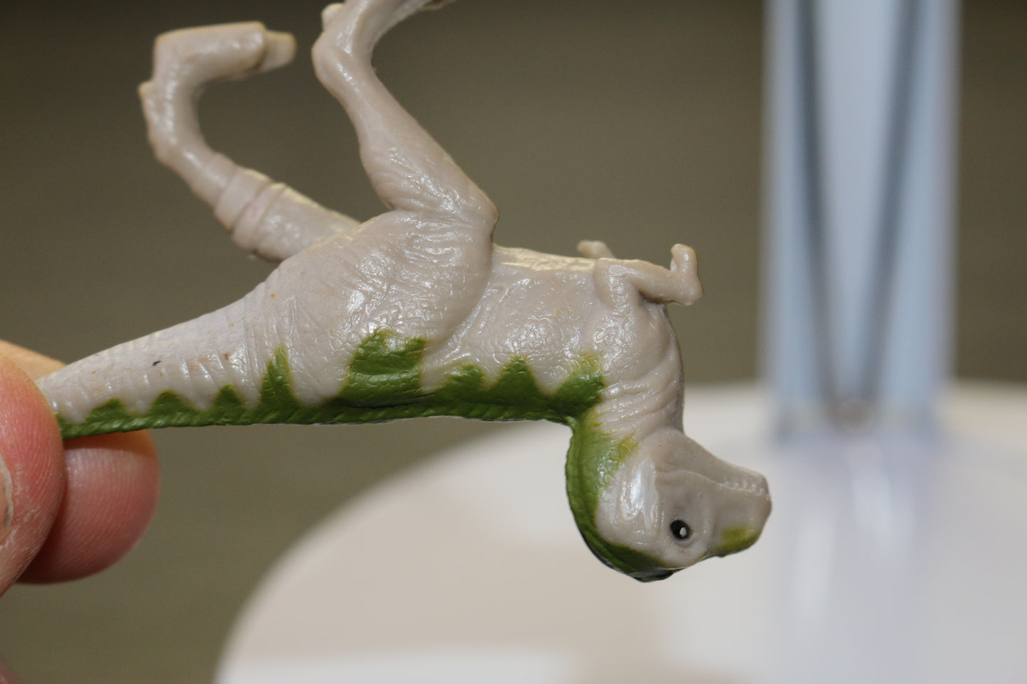 Jurassic Park The Lost World Tyrannosaurus Rex T-Rex Dinosaur Hatchling Kenner